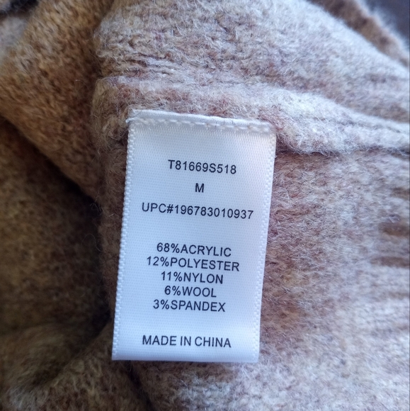 Tart Collections Neutral Taupe Soft Casual Comfy Cozy Classic V Neck Sweater M - Picture 6 of 6